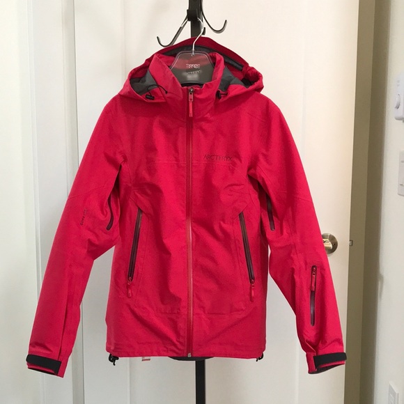 Arc'teryx Women's Outer Gore-Tex Shell Jacket - Picture 1 of 4
